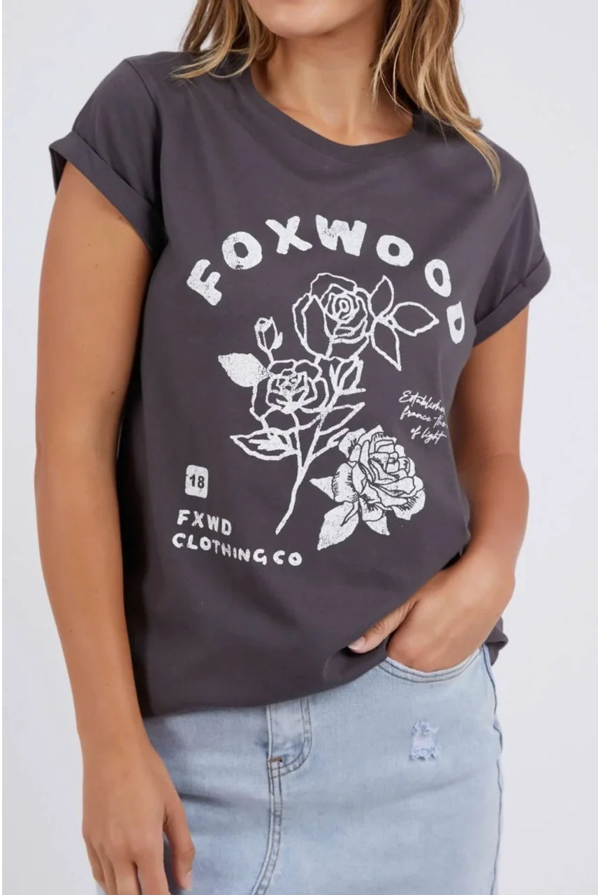 Foxwood |Rosette tee- washed black