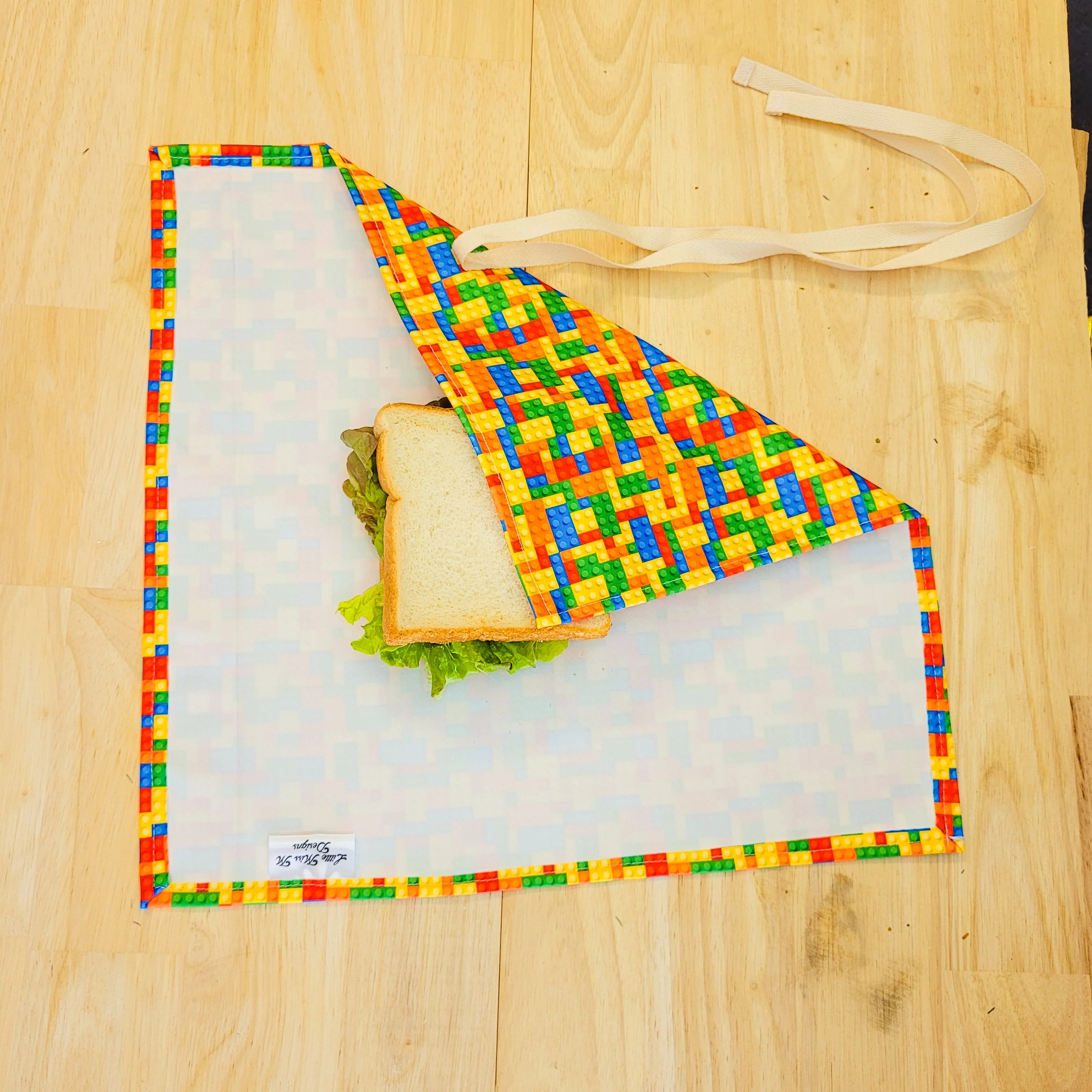 Blocks food & sandwich wrap