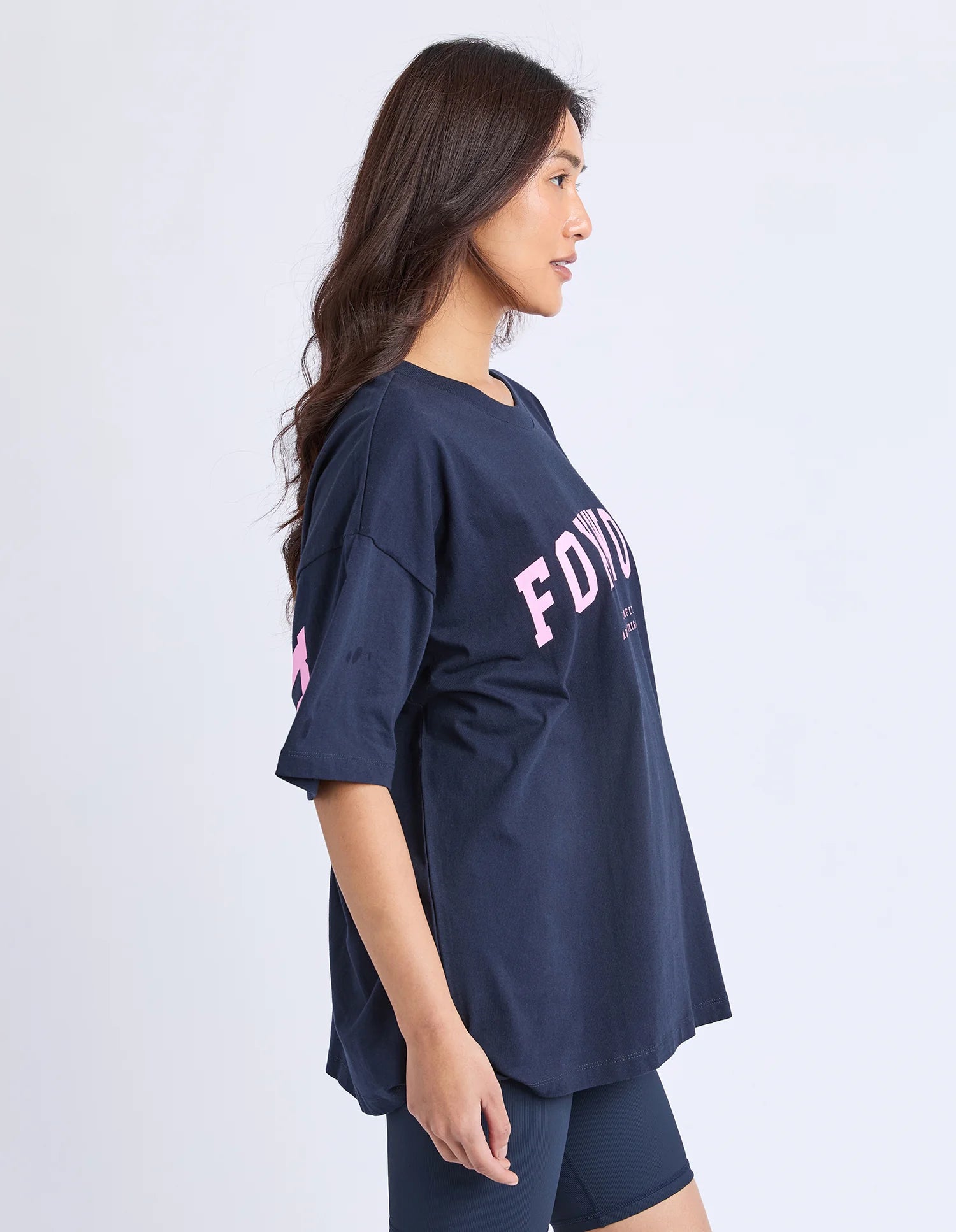 Interval Tee Navy With Neon Pink