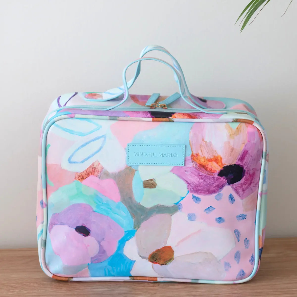 LARGE HANGING TOILETRY BAG