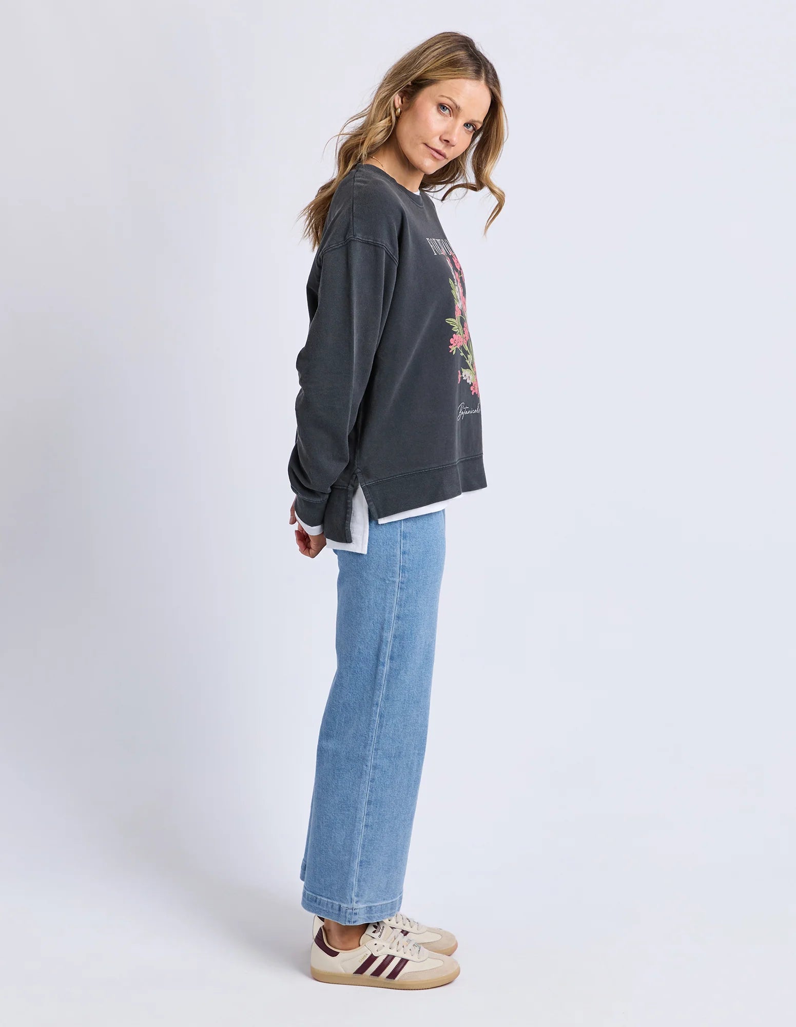 Foxwood| Flowers Crew Washed Black