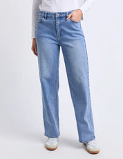 Evie Straight Leg Jean Mid Blue Wash