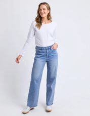 Evie Straight Leg Jean Mid Blue Wash