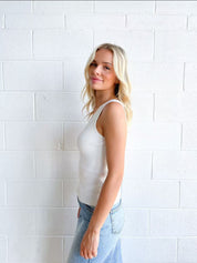 Dayna top- mocha & white