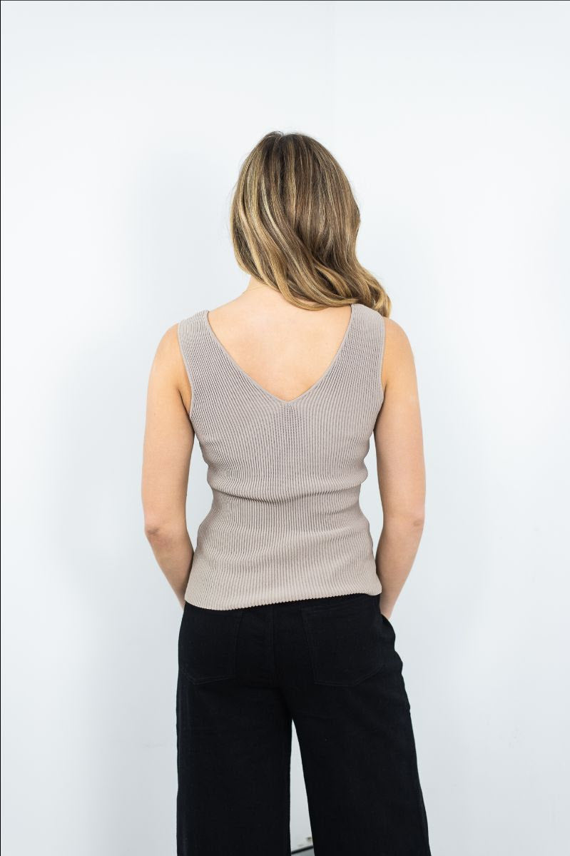 Dayna top- mocha & white