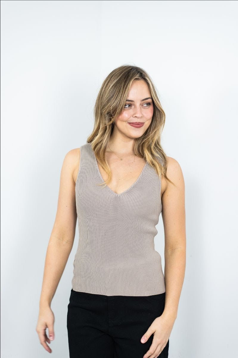 Dayna top- mocha & white