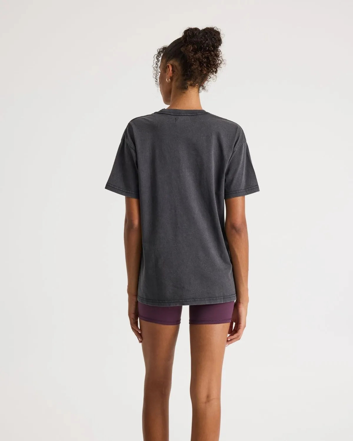 THRIVE TEE - BLACK SNOW WASH STACKED SCRIPT