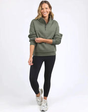 College zip crew khaki