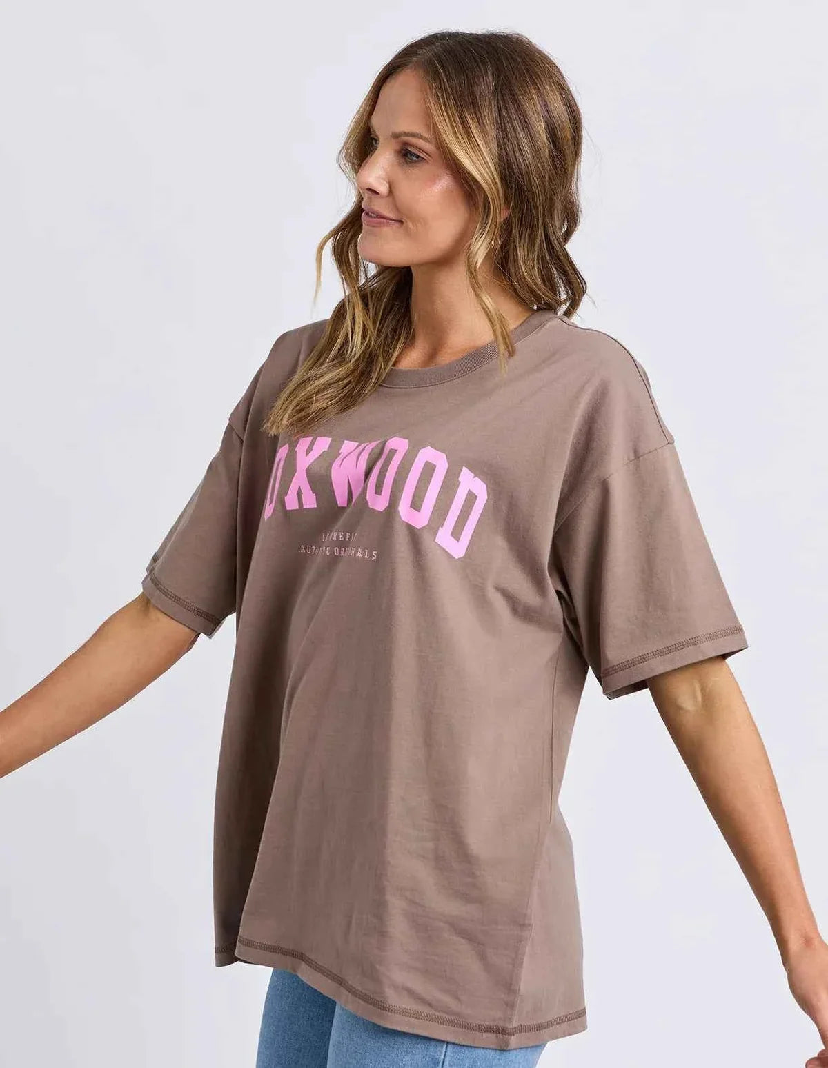 Foxwood | INTERVAL TEE - BROWN/BRIGHT PINK